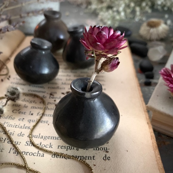 60's PRIMITIVE OAXACAN BARRO NEGRO ZAPOTEC MINIATURE VASE - Picture 2 of 10